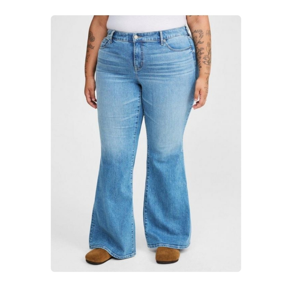 Torrid Perfect Flare Vintage Stretch Mid-Rise Jean Smooth Sailing Size 20 Short - Picture 3 of 17